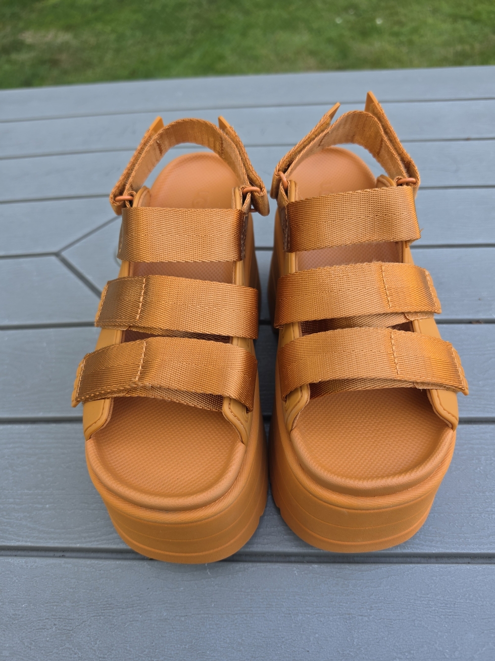 UGG GoldenRise Platform Sandals Dark Apricot Orange Size 7 - Picture 1 of 11
